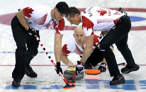 Обладатели золотой медали мужская сборная Канады по керлингу на олимпиаде в Сочи