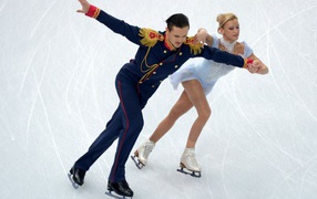 Обладатели золотых медалей  в фигурном катании Татьяна Волосожар и Максим Траньков в Сочи
