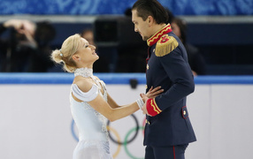 Обладатели золотых медалей фигуристы Татьяна Волосожар и Максим Траньков в Сочи