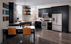 Кухонная мебель черного цвета