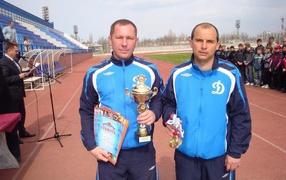 Легендарный футболист Олег Веретенников с кубком