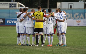 Вратарь Локомотива Илья Абаев с командой