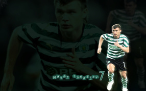 Игрок Спортинга Марат Измайлов на поле