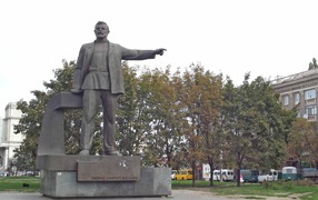 Памятник Григорию Петровскому Днепропетровск