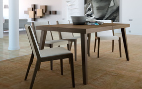 Аккуратная мебель в столовой