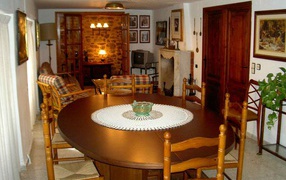 Oval table in the dining room