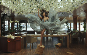 Фотография брюнетка и цветы