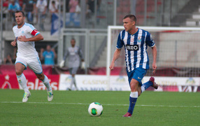 Полузащитник Порту Марат Измайлов