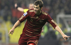 Игрок сборной России Динияр Билялетдинов на поле