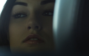 Саша Грей в машине