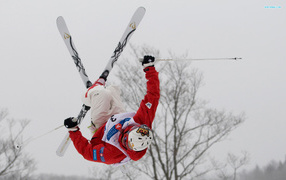 Обладатель серебряной медали канадский фристайлист Микаэль Кингсбери на олимпиаде в Сочи