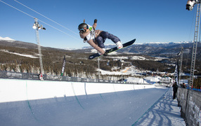 Обладательница серебряной медали в дисциплине сноуборд Тора Брайт на олимпиаде в Сочи