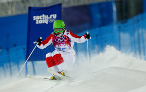 Лыжница на трассе лыжные гонки на Олимпиаде в Сочи