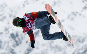 Обладатель золотой медали швейцарский сноубордист Юрий Подладчиков на олимпиаде в Сочи 