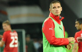 Тарас Бурлак защитник Локомотива на поле