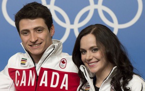 Тесса Вирчу и Скотт Мойр канадские фигуристы на олимпиаде в Сочи 2014 год