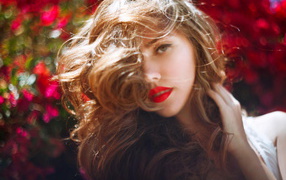 Фотография красивой девушки