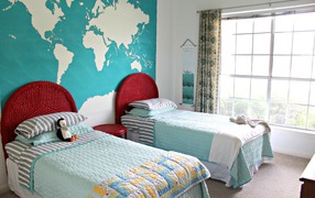 Карта мира на стене в детской