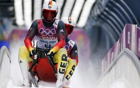 Тобиас Арльт и Тобиас Вендль немецкие саночники обладатели золотых медаль