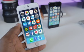 Белый и черный iPhone 6