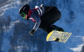 Обладатель серебряной медали в дисциплине сноуборд Стаале Сандбех на олимпиаде в Сочи