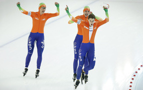 Обладатель серебряной медали в дисциплине скоростной бег на коньках Кун Вервей на олимпиаде в Сочи