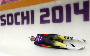 Обладательница двух золотых медалей немецкая саночница Натали Гейзенбергер 