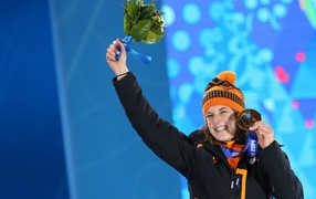 Обладательница золотой и двух серебряных медалей голландская конькобежка Ирен Вюст в Сочи