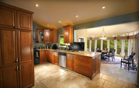 Деревянная мебель для кухни