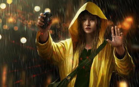 Девушка с гранатой