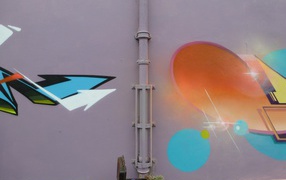 Граффити на стене и краски