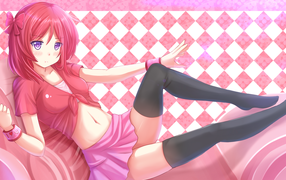 Аниме девушка в розовом окружении