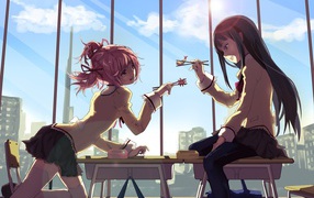 Девушки кушают свой обед, Девочка-волшебница Мадока