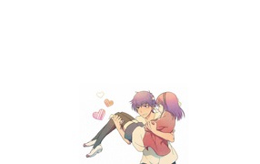 Парень несет девушку на руках в аниме Ангельские ритмы