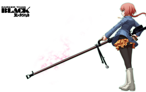 Героиня с оружием в аниме Темнее черного