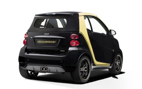 Небольшой автомобиль Smart ForTwo