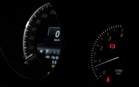 Приборная панель автомобиля