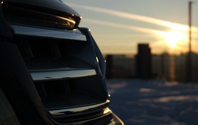 Радиаторная решетка дорого автомобиля