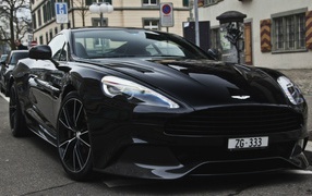 Черный Aston Martin Vanquish