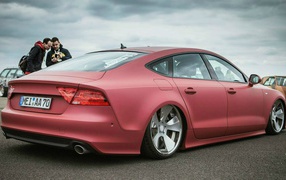 Низкая посадка Audi S7