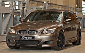 Модель автомобиля BMW M5 Hurricane RR Touring