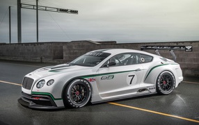 Car racing Bentley Continental GT3