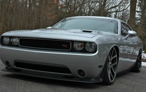 Культовый американский автомобиль Dodge Challenger