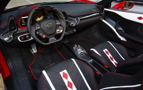 Салон суперкара Ferrari 458