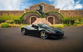 Черный Ferrari 458 Spider у скульптуры лошади