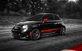Черный Fiat 500 Abarth