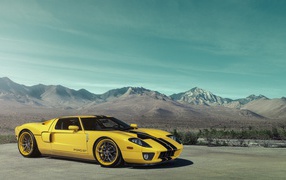 Желтый Форд в пустыне