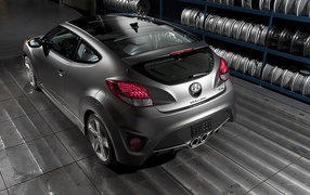 Авто Hyundai Veloster в гараже