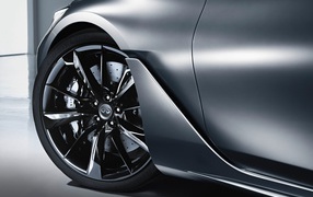 The front wheel of the car Infiniti