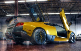 Великолепный Lamborghini Miura желтого цвета